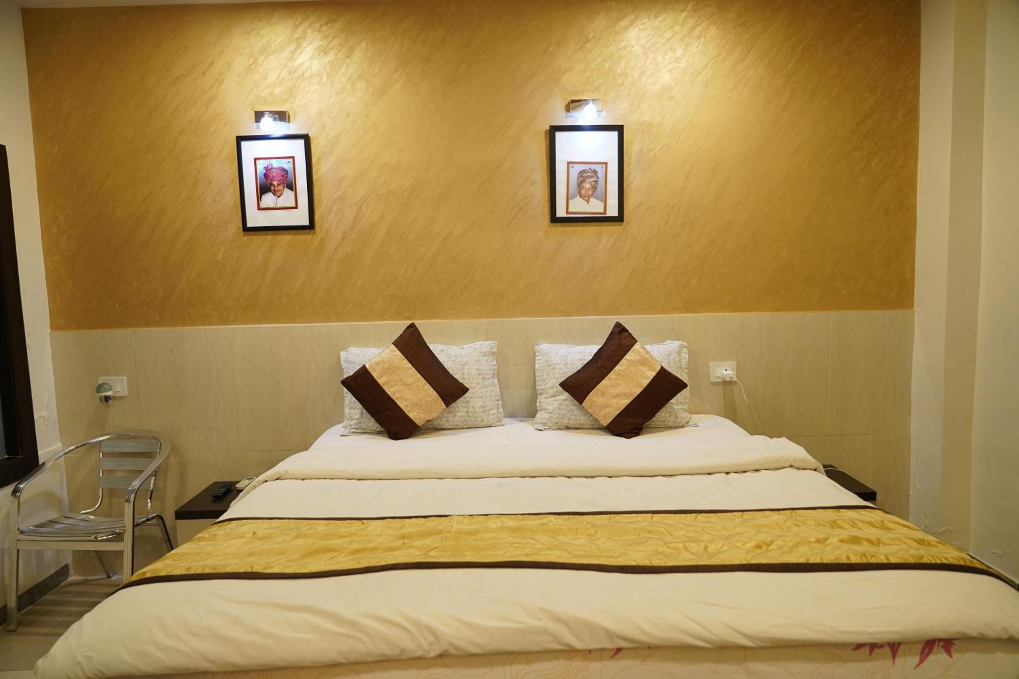 Marshall The Grand Hotel Ahmedabad Buitenkant foto