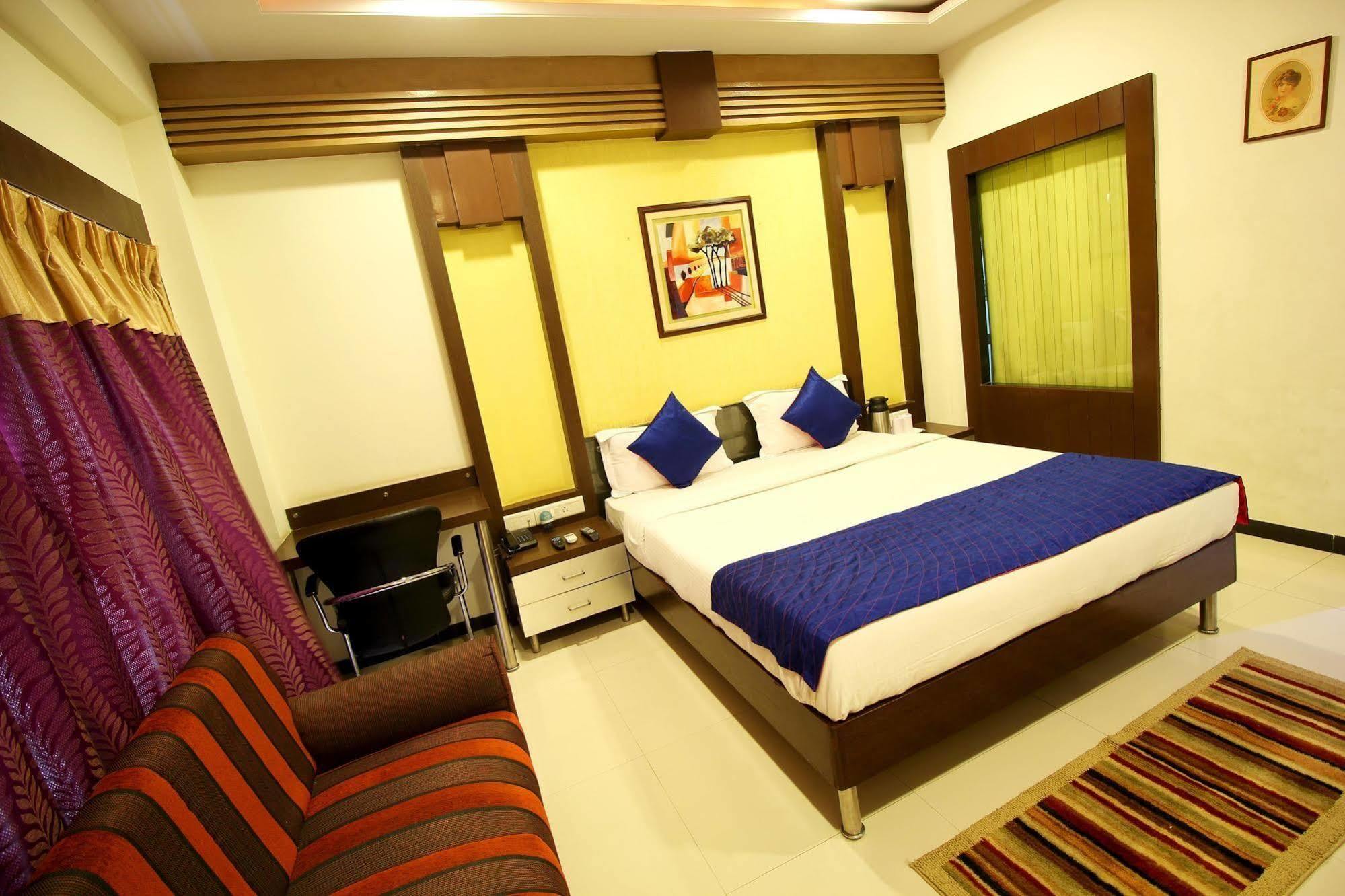 Marshall The Grand Hotel Ahmedabad Buitenkant foto